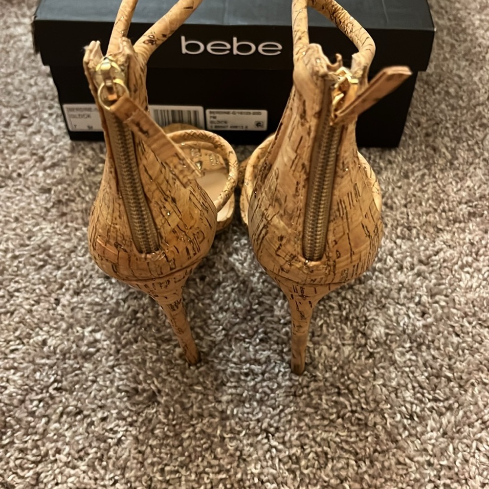 Heels - Picture 4 of 4